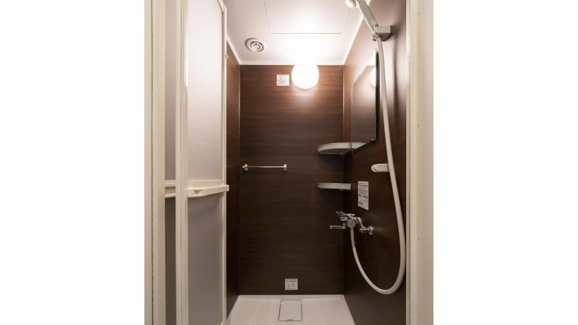 Capsule Hotel J Garden Shin-Osaka